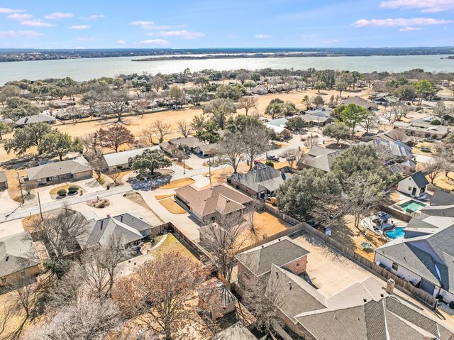 5606 Choctaw Drive, Granbury, TX 76049