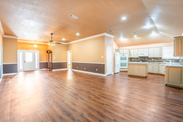 5606 Choctaw Drive, Granbury, TX 76049