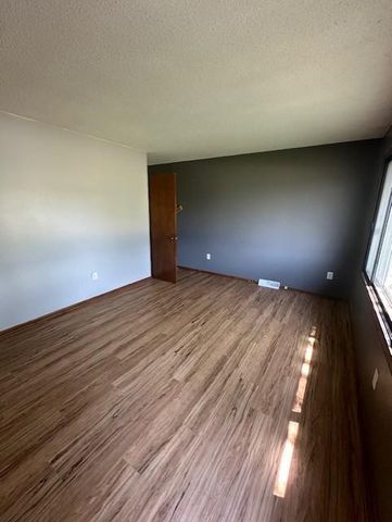 305 6th Street SW, Kasson, MN 55944