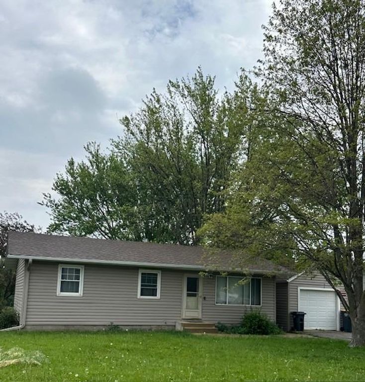 305 6th Street SW, Kasson, MN 55944