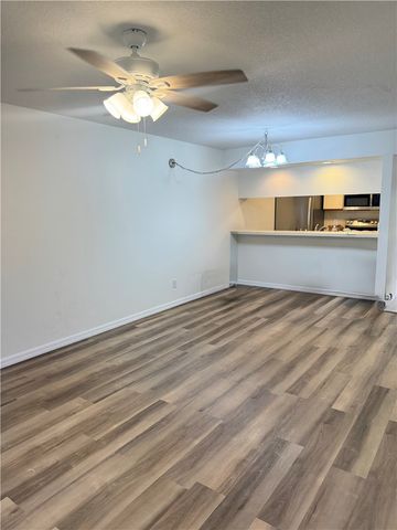 3 Plantation Drive 102, Vero Beach, FL 32966