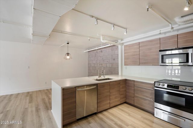 7840 E CAMELBACK Road 111, Scottsdale, AZ 85251