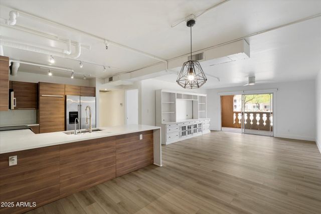 7840 E CAMELBACK Road 111, Scottsdale, AZ 85251