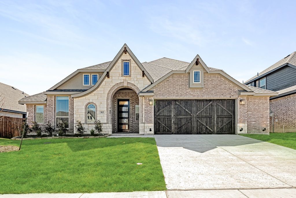312 Resting Place Road, Waxahachie, TX 75165