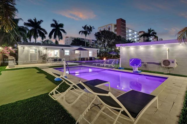 1124 NE 6th St, Hallandale Beach, FL 33009