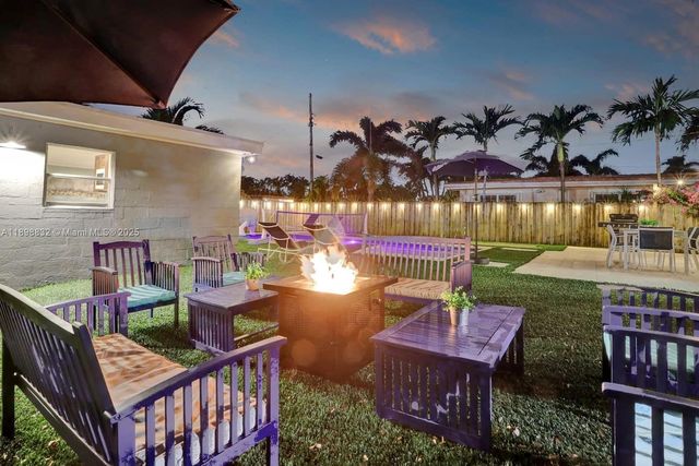1124 NE 6th St, Hallandale Beach, FL 33009