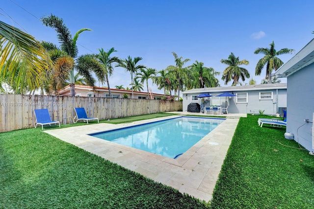 1124 NE 6th St, Hallandale Beach, FL 33009