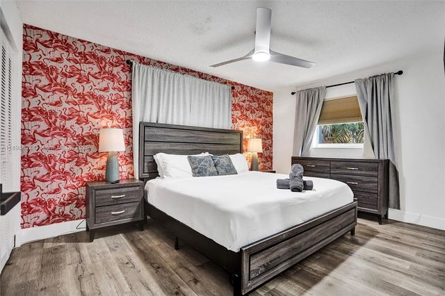 1124 NE 6th St, Hallandale Beach, FL 33009