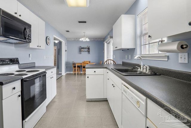 1920 Presidio St, Navarre, FL 32566