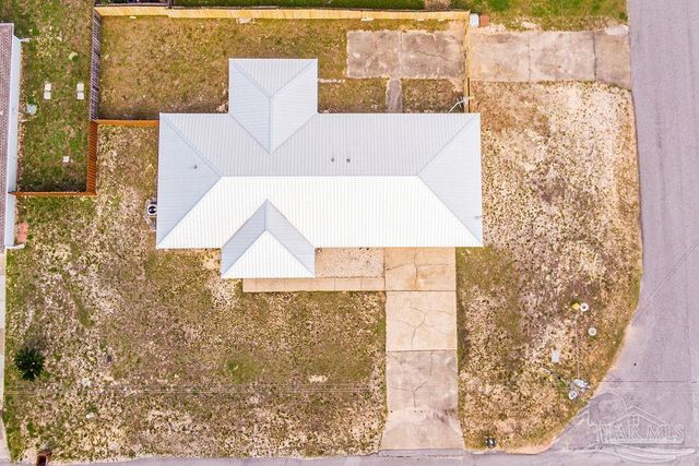 1920 Presidio St, Navarre, FL 32566