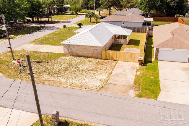 1920 Presidio St, Navarre, FL 32566
