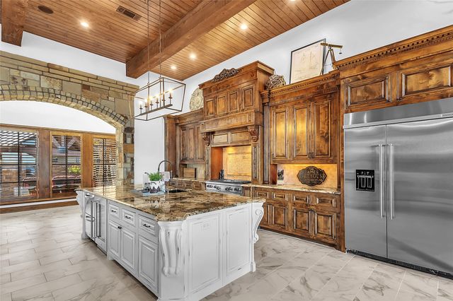 1009 Blue Jay Lane, Graford, TX 76449