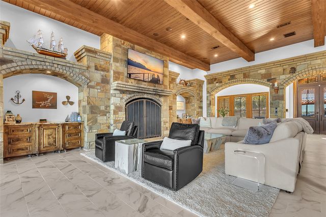 1009 Blue Jay Lane, Graford, TX 76449