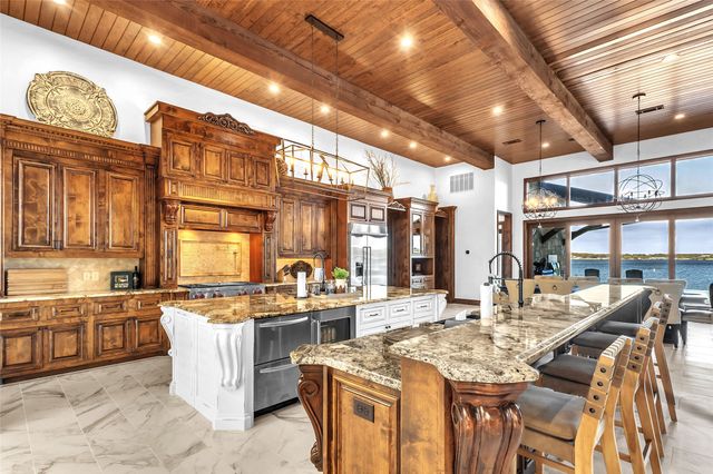 1009 Blue Jay Lane, Graford, TX 76449