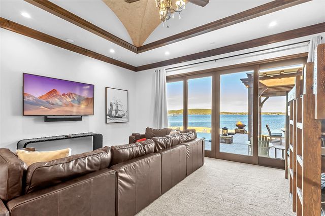 1009 Blue Jay Lane, Graford, TX 76449