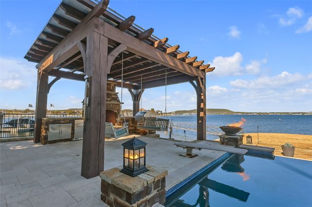 1009 Blue Jay Lane, Graford, TX 76449