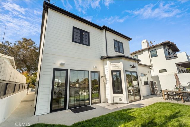 1346 Gates Ave., Manhattan Beach, CA 90266
