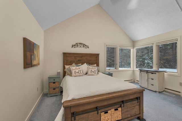 42 Point Breeze Road, Wolfeboro, NH 03894