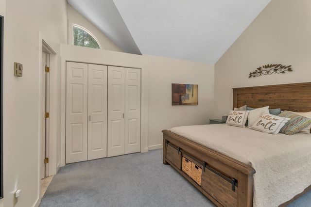 42 Point Breeze Road, Wolfeboro, NH 03894