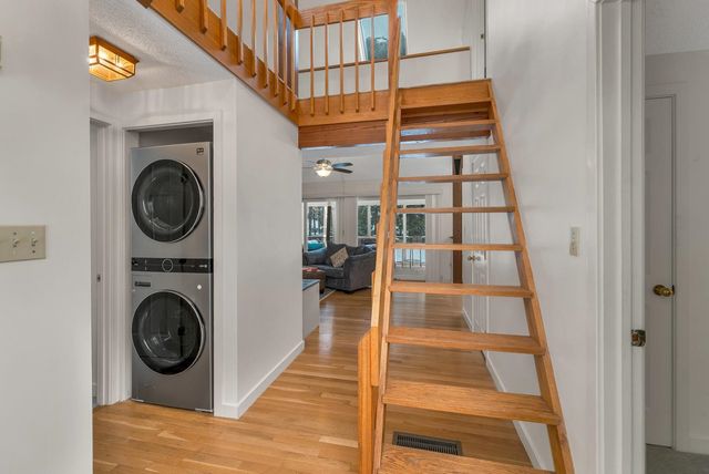 42 Point Breeze Road, Wolfeboro, NH 03894