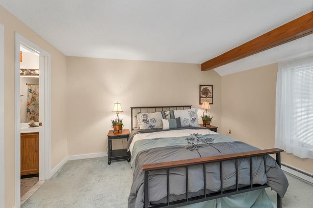 42 Point Breeze Road, Wolfeboro, NH 03894