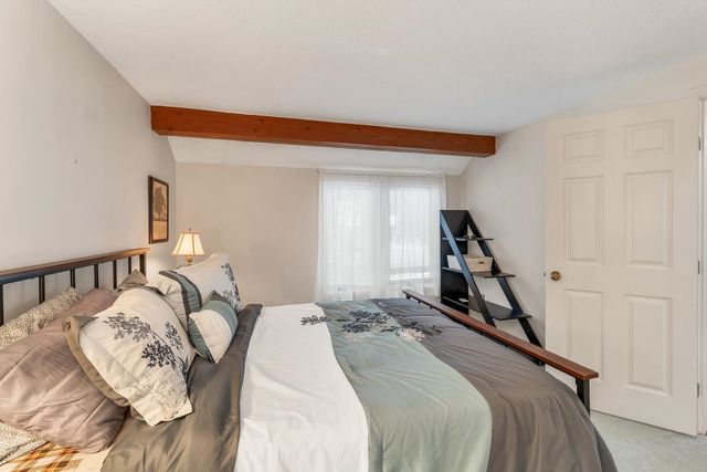 42 Point Breeze Road, Wolfeboro, NH 03894