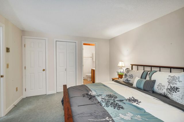 42 Point Breeze Road, Wolfeboro, NH 03894