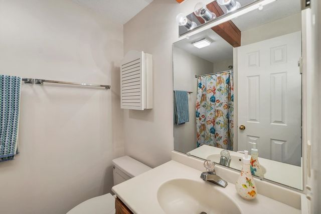 42 Point Breeze Road, Wolfeboro, NH 03894