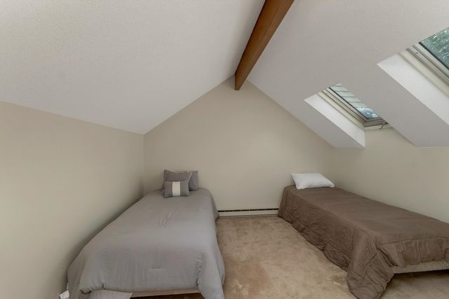 42 Point Breeze Road, Wolfeboro, NH 03894