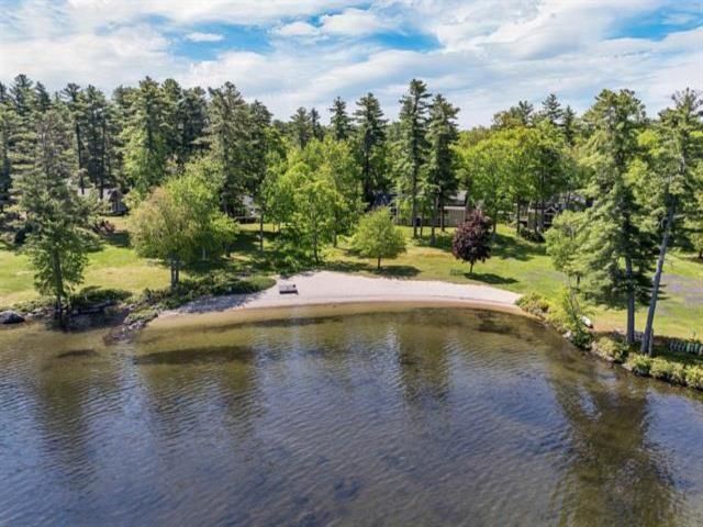 42 Point Breeze Road, Wolfeboro, NH 03894