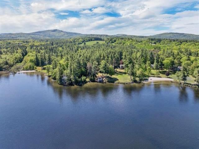 42 Point Breeze Road, Wolfeboro, NH 03894