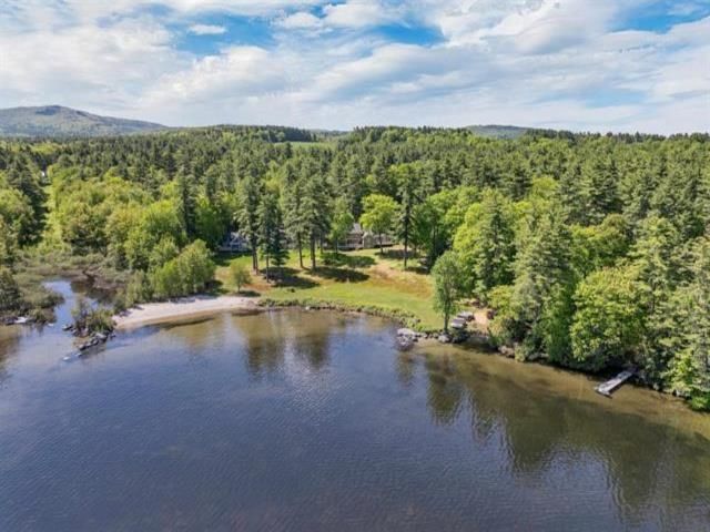 42 Point Breeze Road, Wolfeboro, NH 03894