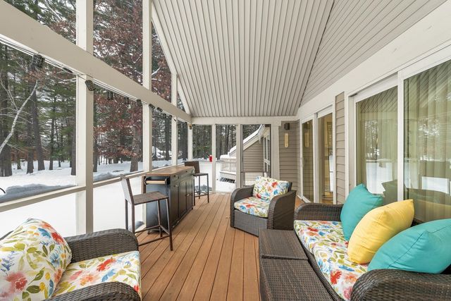 42 Point Breeze Road, Wolfeboro, NH 03894