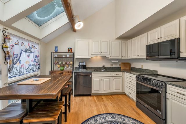 42 Point Breeze Road, Wolfeboro, NH 03894