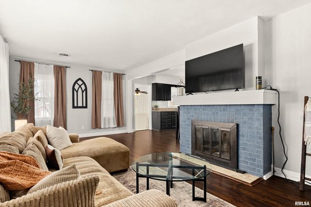 330 N SYCAMORE Terrace, Canton, IL 61520