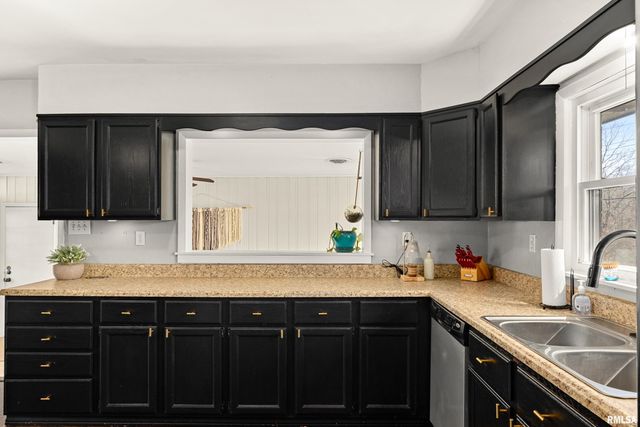 330 N SYCAMORE Terrace, Canton, IL 61520