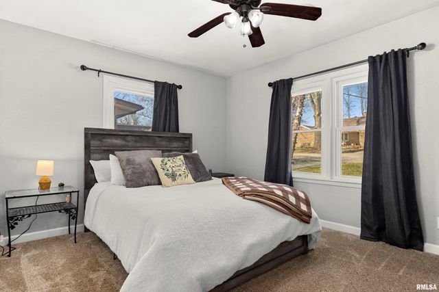 330 N SYCAMORE Terrace, Canton, IL 61520