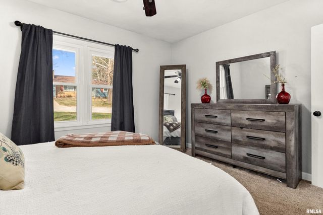 330 N SYCAMORE Terrace, Canton, IL 61520