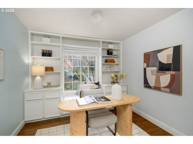 6703 Sw MOONSHADOW Ct, Portland, OR 97223