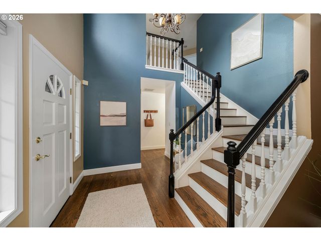 6703 Sw MOONSHADOW Ct, Portland, OR 97223