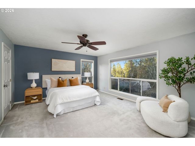 6703 Sw MOONSHADOW Ct, Portland, OR 97223