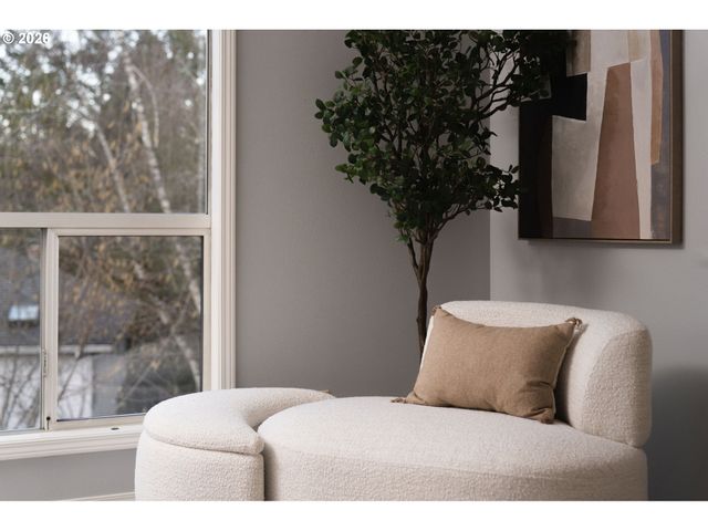 6703 Sw MOONSHADOW Ct, Portland, OR 97223