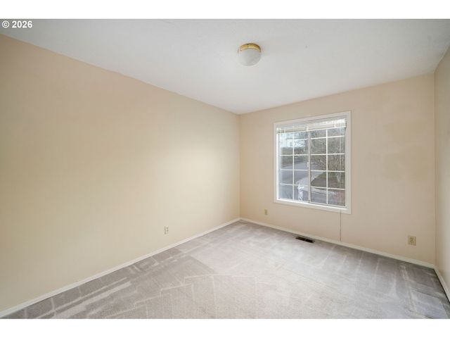 6703 Sw MOONSHADOW Ct, Portland, OR 97223