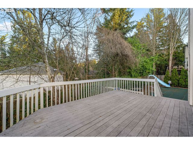 6703 Sw MOONSHADOW Ct, Portland, OR 97223