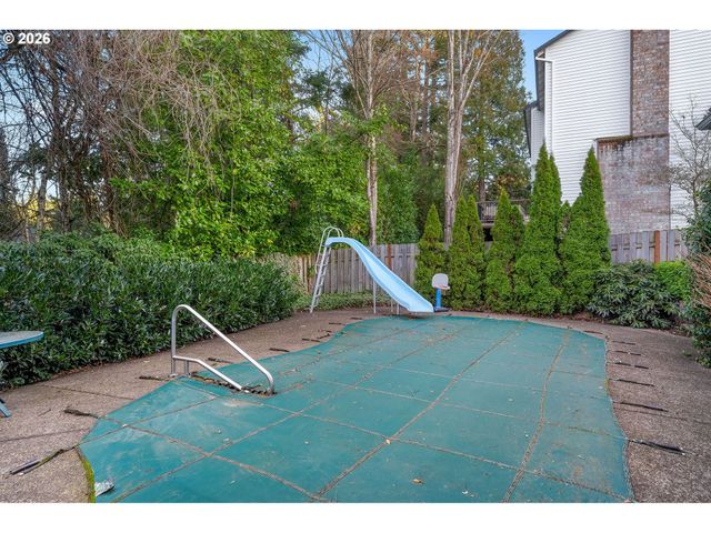 6703 Sw MOONSHADOW Ct, Portland, OR 97223