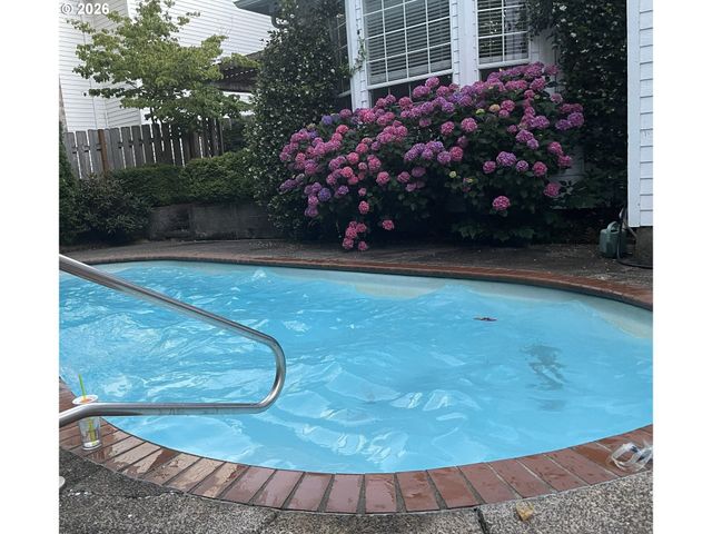 6703 Sw MOONSHADOW Ct, Portland, OR 97223