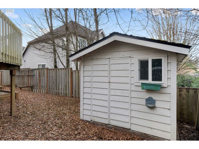 6703 Sw MOONSHADOW Ct, Portland, OR 97223