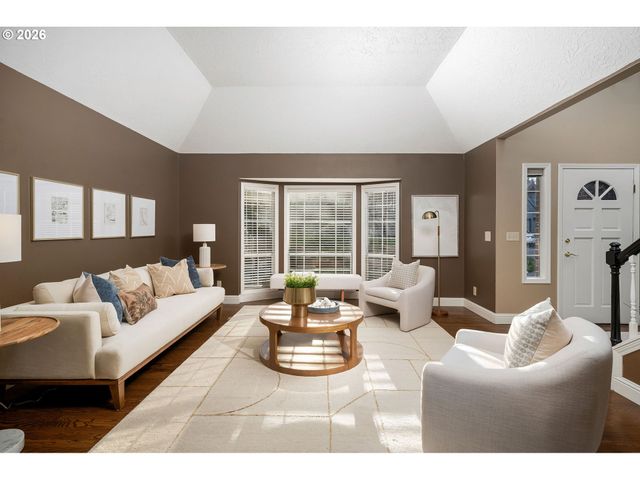 6703 Sw MOONSHADOW Ct, Portland, OR 97223