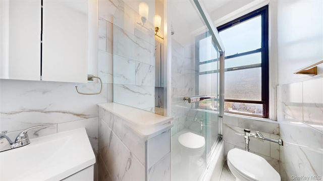 30-06 29 Street 6F, Astoria, NY 11102