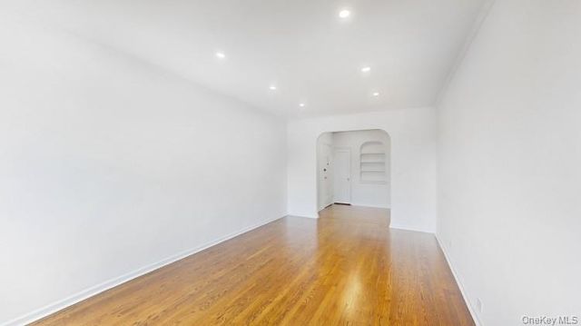 30-06 29 Street 6F, Astoria, NY 11102